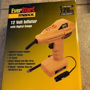 New! EverStart Maxx 12 Volt With Digital Gauge